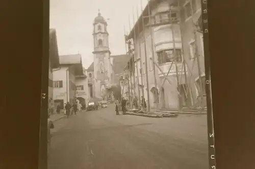 tolles altes Negativ - Strasse Mittenwald - Geschäfte , Pfarrkirche  30-50er Jah