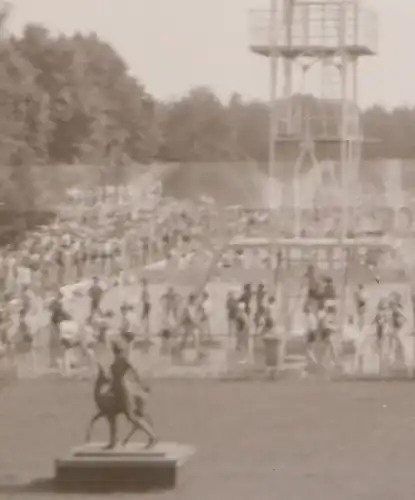 zwei tolle alte Negative - Stadionsbad Köln ??? Statue Mädchen mit Reh