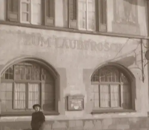 tolles altes Negativ - Gasthaus - Zum Laubfrosch - Ort ?  30-40er Jahre
