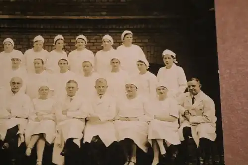 tolles altes Gruppenfoto Ärzte ? und Krankenschwestern ? Breslau ?  1931