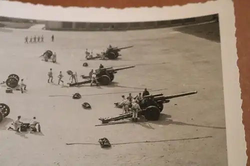 altes Foto - Artilleriegeschütze - Ausbildung ?? 
