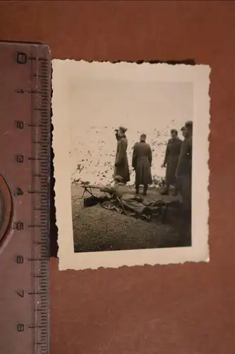 altes Foto - Soldaten am Übungsschiessen mit MG