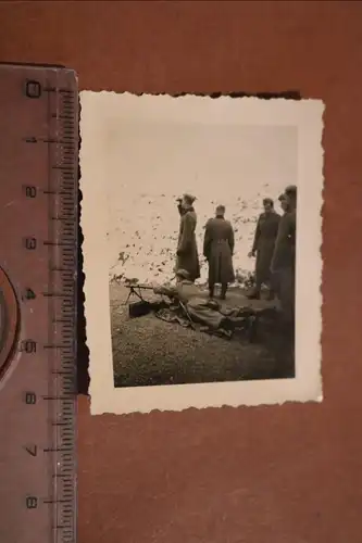altes Foto - Soldaten am Übungsschiessen mit MG 