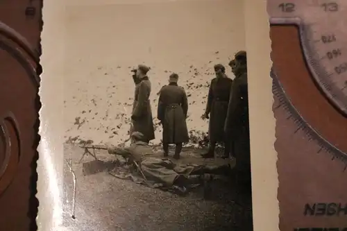 altes Foto - Soldaten am Übungsschiessen mit MG