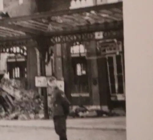 altes Foto  mir unbekannter zerstörter Bahnhof - Frankreich ???