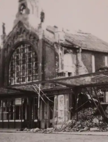 altes Foto  mir unbekannter zerstörter Bahnhof - Frankreich ???