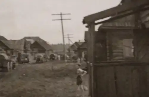 altes Foto  deutscher Vormarsch durch das Dorf Tschernjawka  Russland 