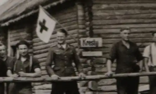 altes Foto  Soldaten Schranke Schild Seuchengefahr - Kresty - Wachsoldat Panzert