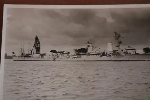 tolles altes Foto - Kreuzer Leipzig 40er Jahre in Wilhelmshafen - Germania Werft