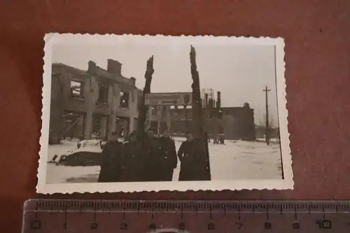 altes Foto  - Soldaten Schild Entlasungsanstalt - Smolensk 1941