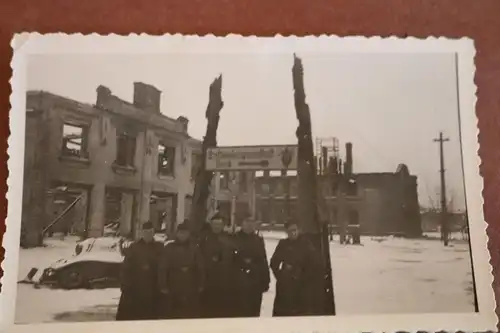 altes Foto  - Soldaten Schild Entlasungsanstalt - Smolensk 1941
