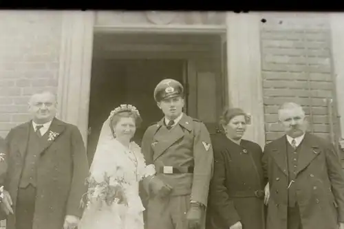 tolles altes Glasnegativ - Hochzeit eines Sturmgeschütz-Soldaten