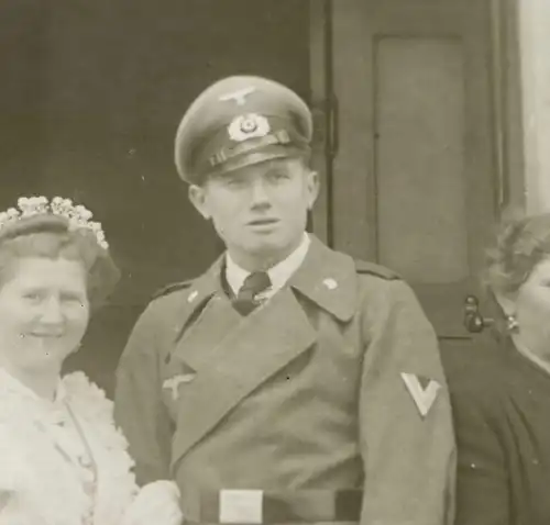 tolles altes Glasnegativ - Hochzeit eines Sturmgeschütz-Soldaten