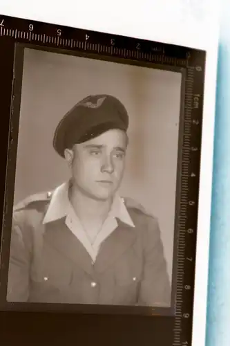 tolles altes Glasnegativ - Mann in Uniform ?  unbekannt 
