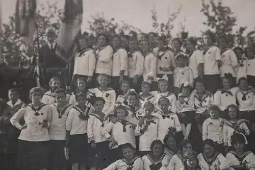tolles altes Gruppenfoto - Mädchen in Matrosen-Outfit - Turnverein 