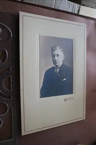 tolles altes Foto - Portrait eines Mannes mit Abzeichen am Kragen - Offenburg 