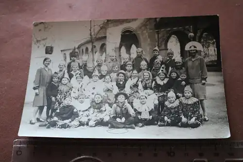 tolles altes Gruppenfoto - Schulklasse - Fasching - Karneval - Freiburg - 1910-2