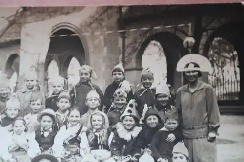 tolles altes Gruppenfoto - Schulklasse - Fasching - Karneval - Freiburg - 1910-2