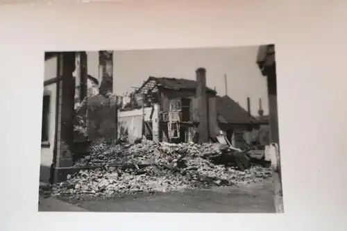 33 alte Fotos - Soldaten, zerstörte Geböude - Frankreich ??? LKW mit Abzeichen