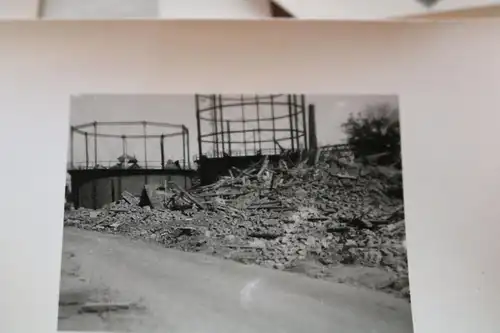 33 alte Fotos - Soldaten, zerstörte Geböude - Frankreich ??? LKW mit Abzeichen