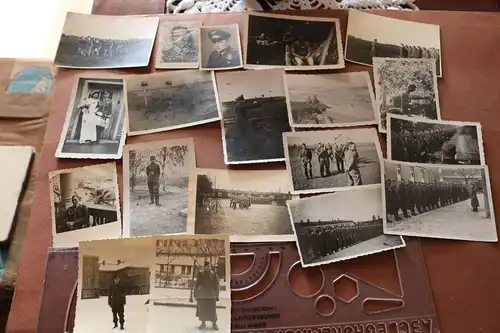 19 alte Fotos eines Soldaten 