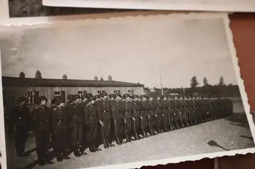 19 alte Fotos eines Soldaten 