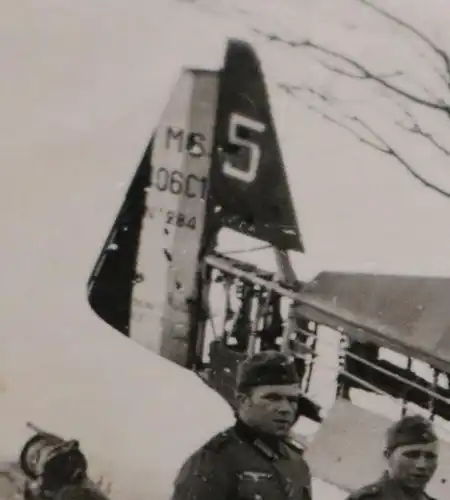 altes Foto zerstörtes französisches ?? Flugzeug Kennung MS.406C1 Nr. 284