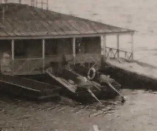 tolles altes Foto - Anlegeplatz - Hausboot für Pionier-Sturmboote