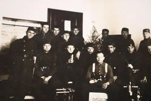 tolles altes Foto - Gruppe Soldaten - Tschechen ? Vesele Vancce 1929 ?