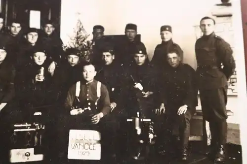 tolles altes Foto - Gruppe Soldaten - Tschechen ? Vesele Vancce 1929 ?