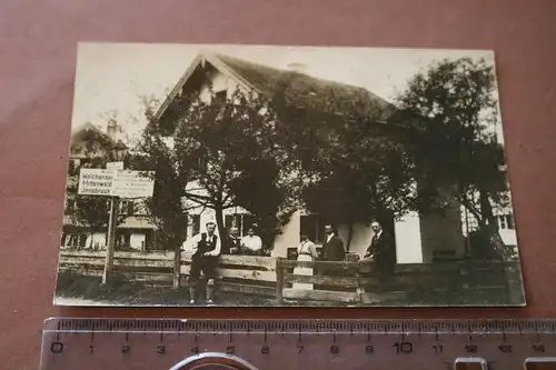 tolles altes Foto - Personen an Wegweiser - Walchensee, Zum Bahnhof 1910-20 ?