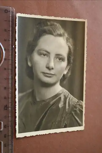 tolles altes Foto - Portrait einer hübschen Frau  Darmstadt - 40er Jahre ?
