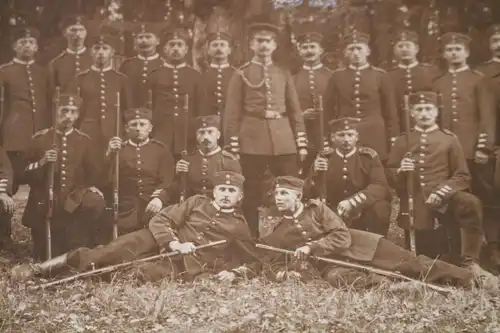 tolles altes Gruppenfoto - Soldaten -  Ort ???