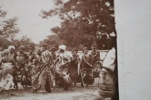 tolles altes Foto - afrikanische Frauen beim Tanz - 1909 - Kolonien ???