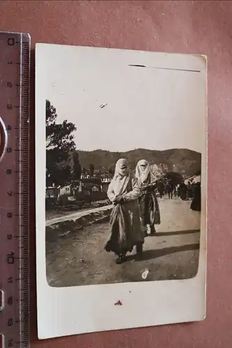 tolles altes Foto - vermummte Frauen in Mazedonien 1910-20 ???