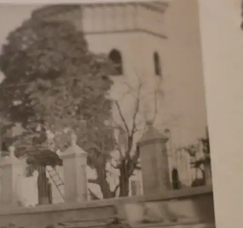 altes Foto - zerstörter russischer Panzer T34 ??? in Lemberg ?? 