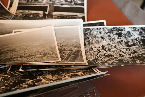 26  vers. alte Luftaufnahmen Frankreich Paris - zerstörte Gebäude , Schloss usw.