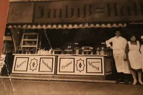 tolles altes Foto - Imbiß-Halle - Umgebung Leipzig -  20-30er Jahre