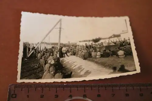 tolles altes Foto - Gefangenenlager Russland 1941 - Veranstaltung