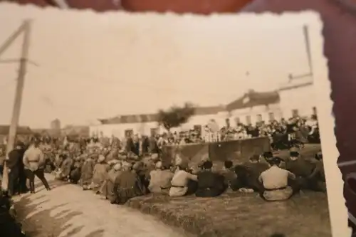 tolles altes Foto - Gefangenenlager Russland 1941 - Veranstaltung