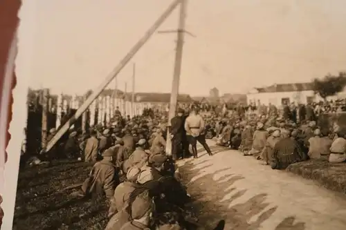 tolles altes Foto - Gefangenenlager Russland 1941 - Veranstaltung