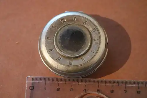 altes Schutzgehäuse für Taschenuhr  Größe 22 mit römischen Ziffern zusätzlich