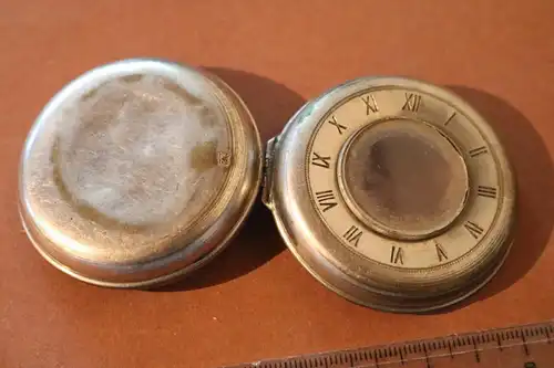 altes Schutzgehäuse für Taschenuhr  Größe 22 mit römischen Ziffern zusätzlich