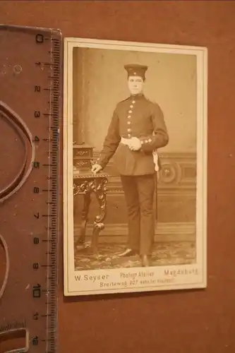 tolles altes CDV Foto - Portrait eines Soldaten - Magdeburg (2)