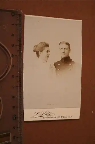tolles altes CDV Foto - Portrait eines Soldaten mit Frau - Stettin