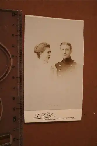 tolles altes CDV Foto - Portrait eines Soldaten mit Frau - Stettin 