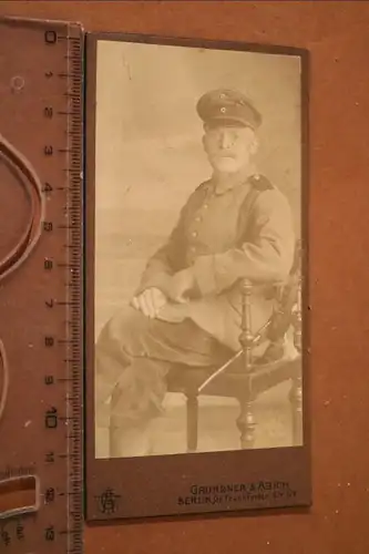 tolles altes CDV Foto - Portrait eines Soldaten - Berlin 
