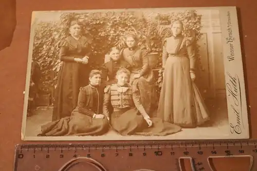 tolles altes Kabinettfoto - Gruppe Frauen - Weisser Hirsch b. Dresden