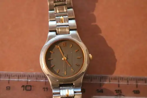 tolle alte Damen Armbanduhr Pulsar Titanium Handaufzug ? läuft