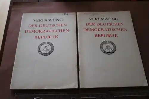 zwei alte Hefte Verfassung der DDR  1970